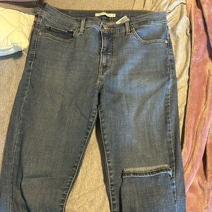 Women Levi jeans shaping super skinny size 31